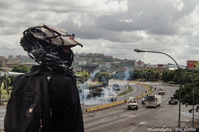 La represión "atroz" arremetió este #19Jun hasta con balas: La resistencia continúa. Fotos: Gabriela Gómez / LaPatilla.com