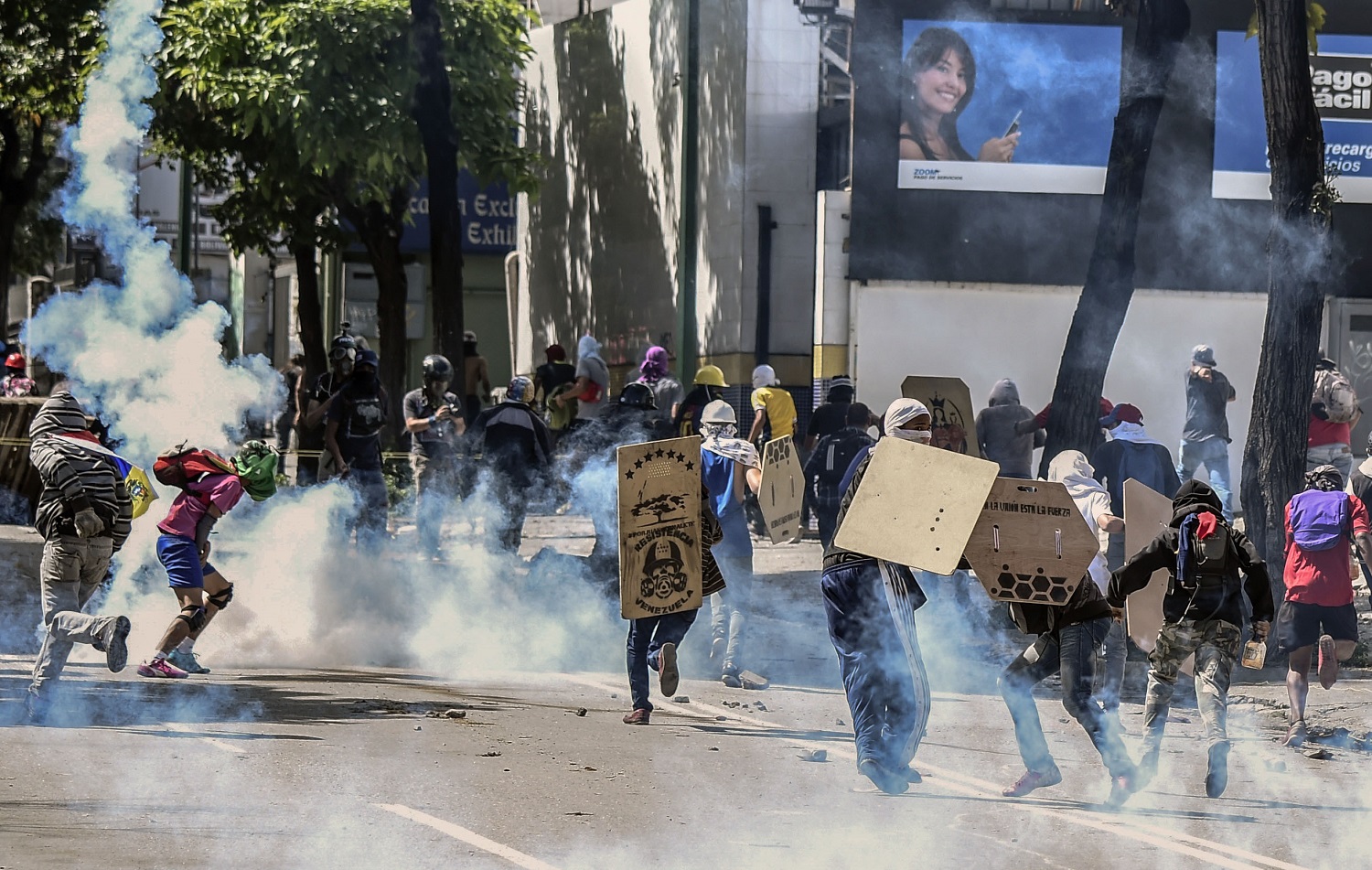 Paz, amor y hasta comida fiada: Las promesas de la Constituyente