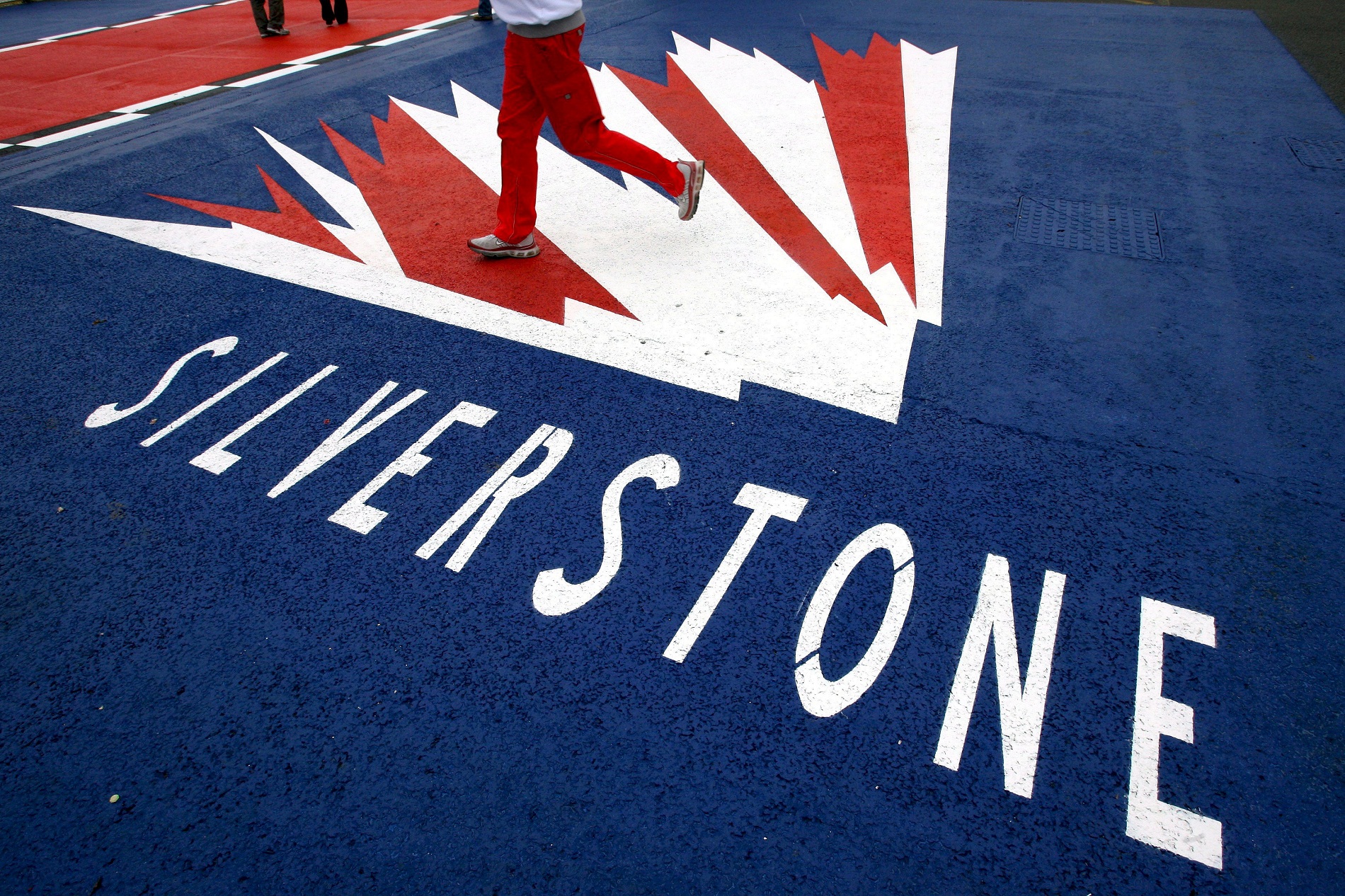 Silverstone activa la cláusula de rescisión con la Fórmula Uno