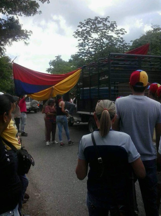 Trancazo en San Sebastián de Los Reyes / Foto: Laudelyn Sequera