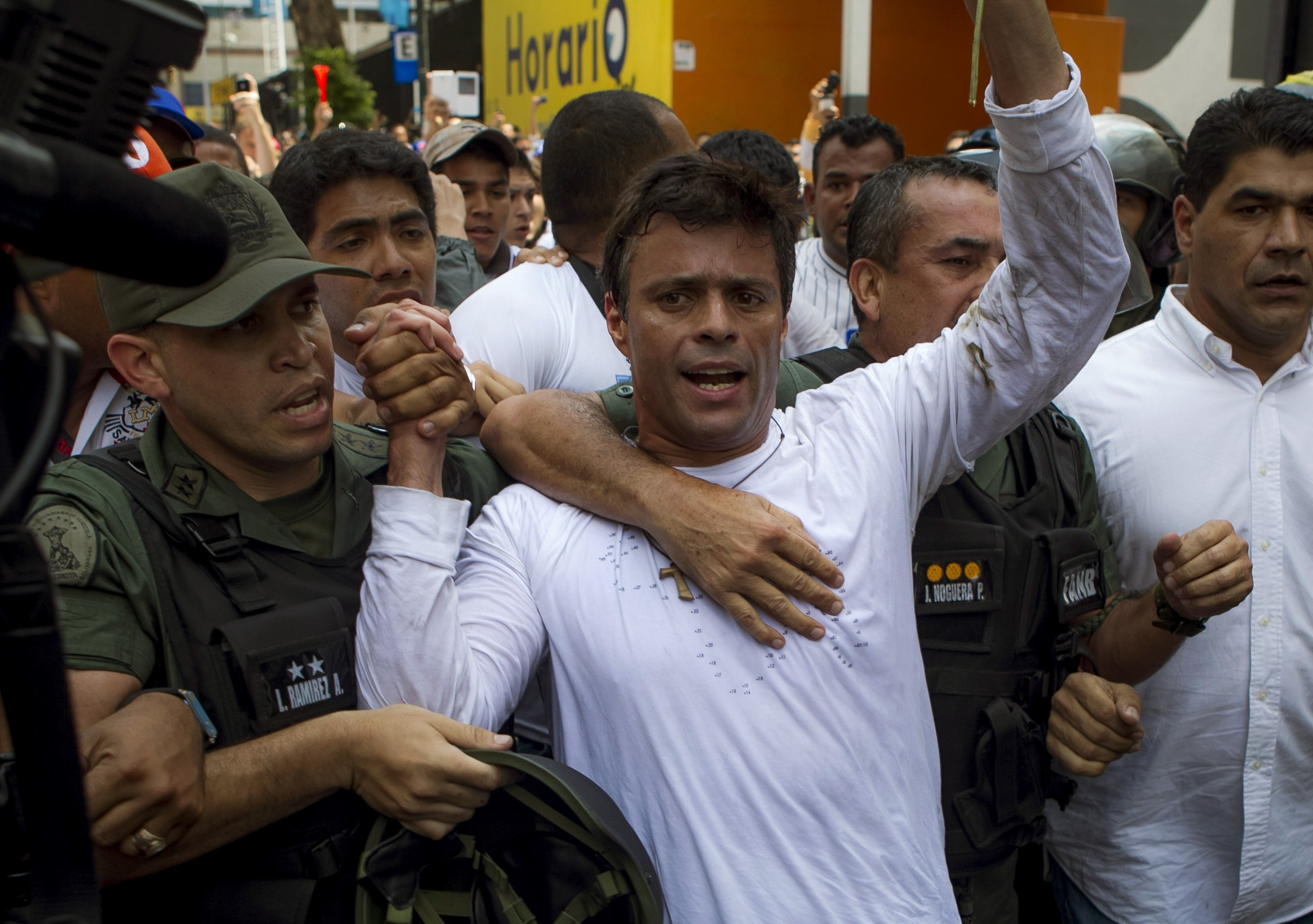 Venezolanos en Miami celebran casa por cárcel para Leopoldo López: Es el principio del fin