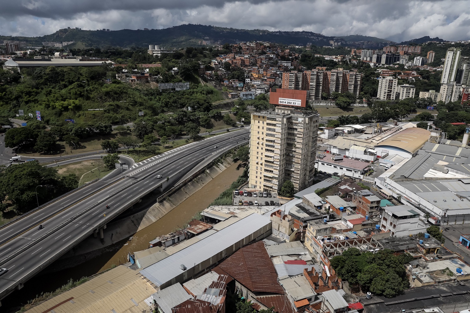 Caracas con mínima actividad durante primeras horas de #ParoNacional (Fotos)