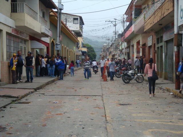 Así amanece Boconó luego que paramilitares amendrentaron a votantes del #16Jul (Fotos)