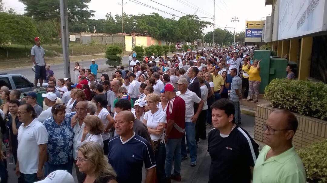 En Cabudare salieron a participar en la consulta popular #16Jul