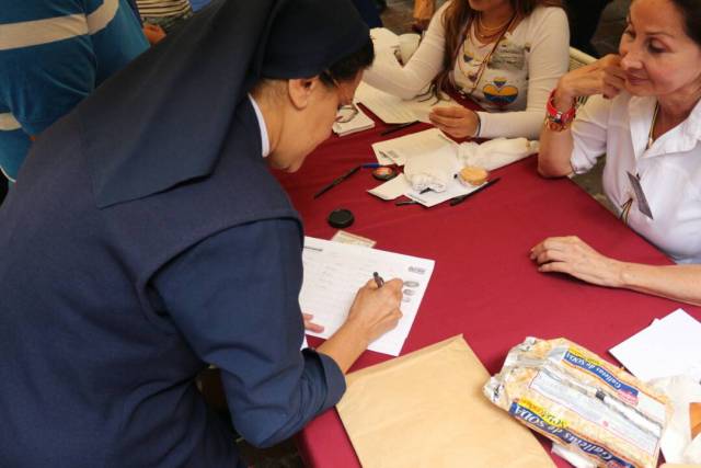 Vecinos de El Paraíso no se rinden y salieron a votar en la consulta popular Foto: Wil Jiménez - LaPatilla.com 