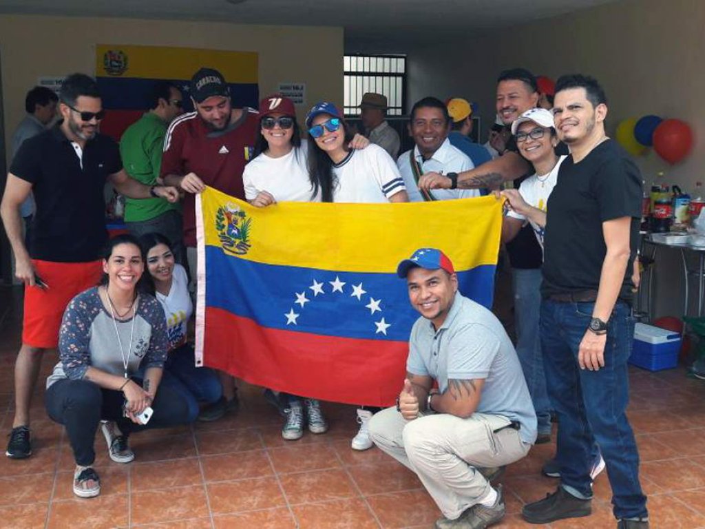 Venezolanos en Honduras votan en consulta contra la Constituyente de Maduro