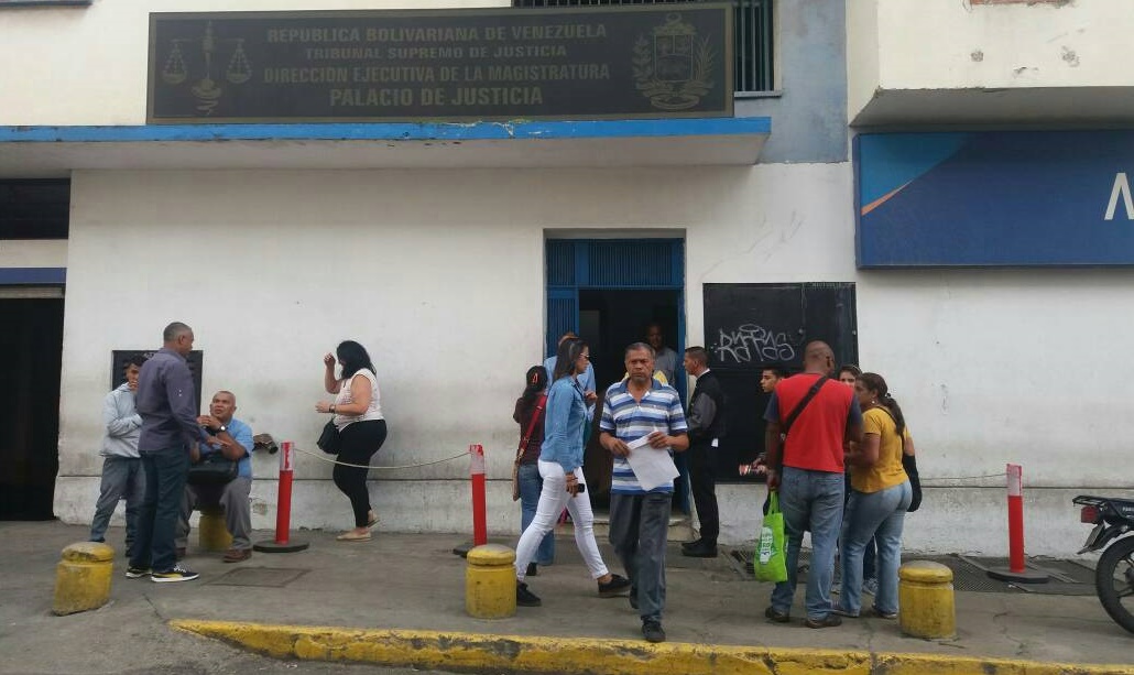 Fotógrafo Leonardo Guzmán es presentado en tribunales #12Jul