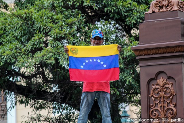 El asalto a la AN en imágenes. Foto: Régulo Gómez / LaPatilla.com