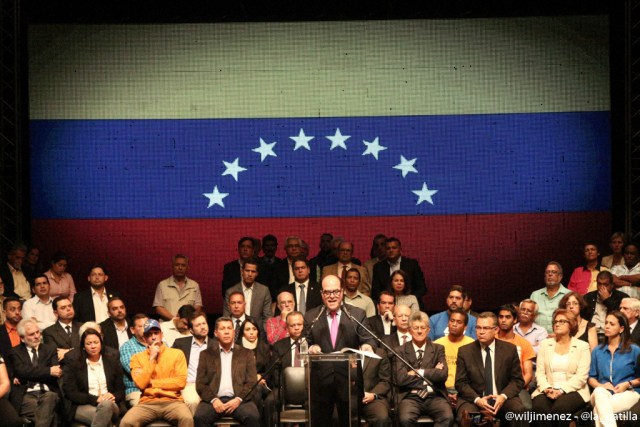 MUD suscribió documento desde el Centro Cultural Chacao para defender la vigencia de la Constitución Nacional y lograr la salida del gobierno. Foto: Will Jiménez