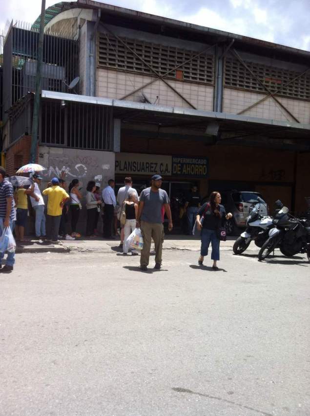 Colas en el supermercado Plan Suarez Fotos: La Patilla