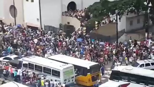 ¡Esto es Catia! La avenida Sucre se desborda por la consulta popular #16Jul (+VIDEOS)