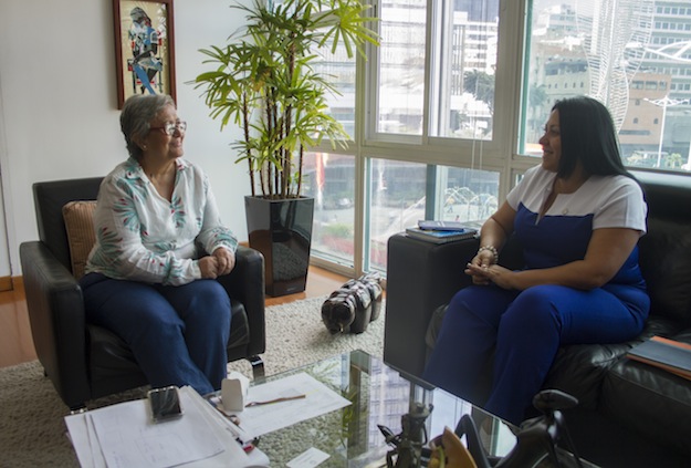 Tibisay Lucena y Katherine Haringhton se reunieron para coordinar acciones del #30Jul