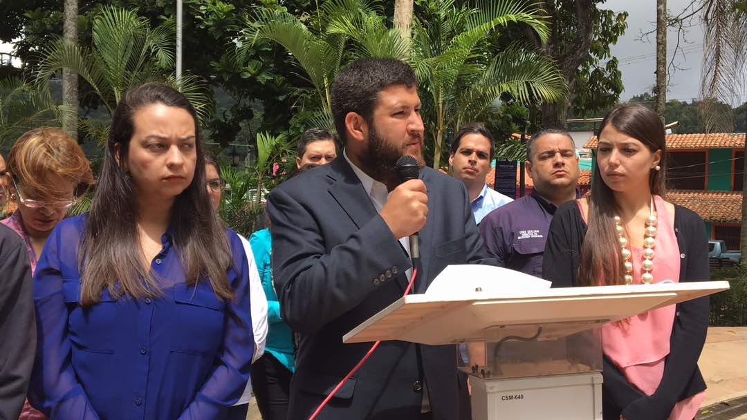 Smolansky insta a las Fuerzas Armadas a desobedecer las órdenes ilegales