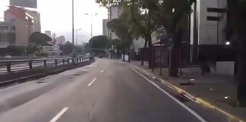 Foto: La avenida Libertador completamente vacía / Cortesía 