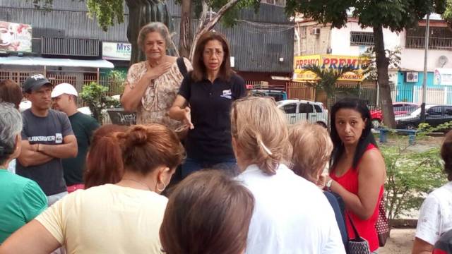 betsy en asamblea1