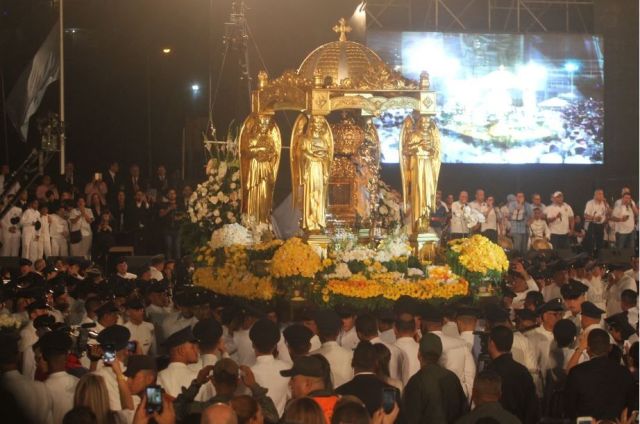 La Reliquia recorrerá la plazoleta junto a su feligresía el martes próximo. Previamente, fieles orarán al Santísimo Sacramento