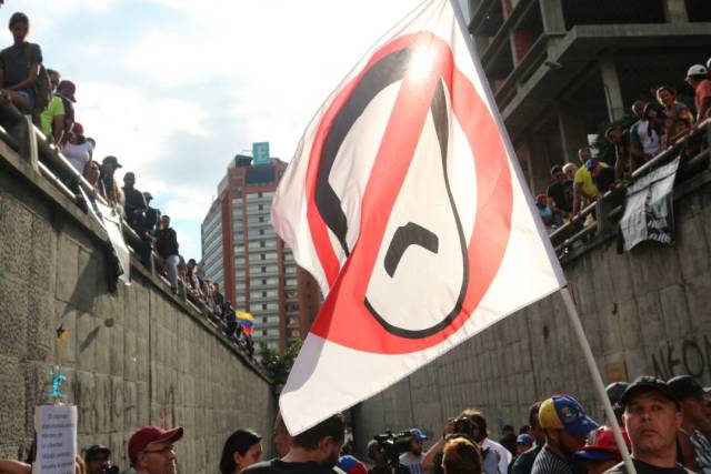 La vigilia en honor a los libertadores caídos: Del inicio a la represión Foto: Will Jiménez / LaPatilla.com