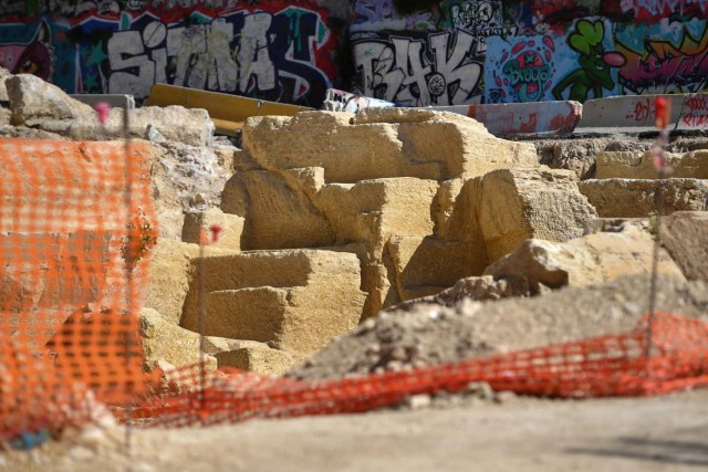 A picture taken on July 28, 2017 in Marseille, southern France, shows the area of a Ancient Greek quarry set to be classified as a historical monument after the mobilization of local residents. / AFP PHOTO / BERTRAND LANGLOIS