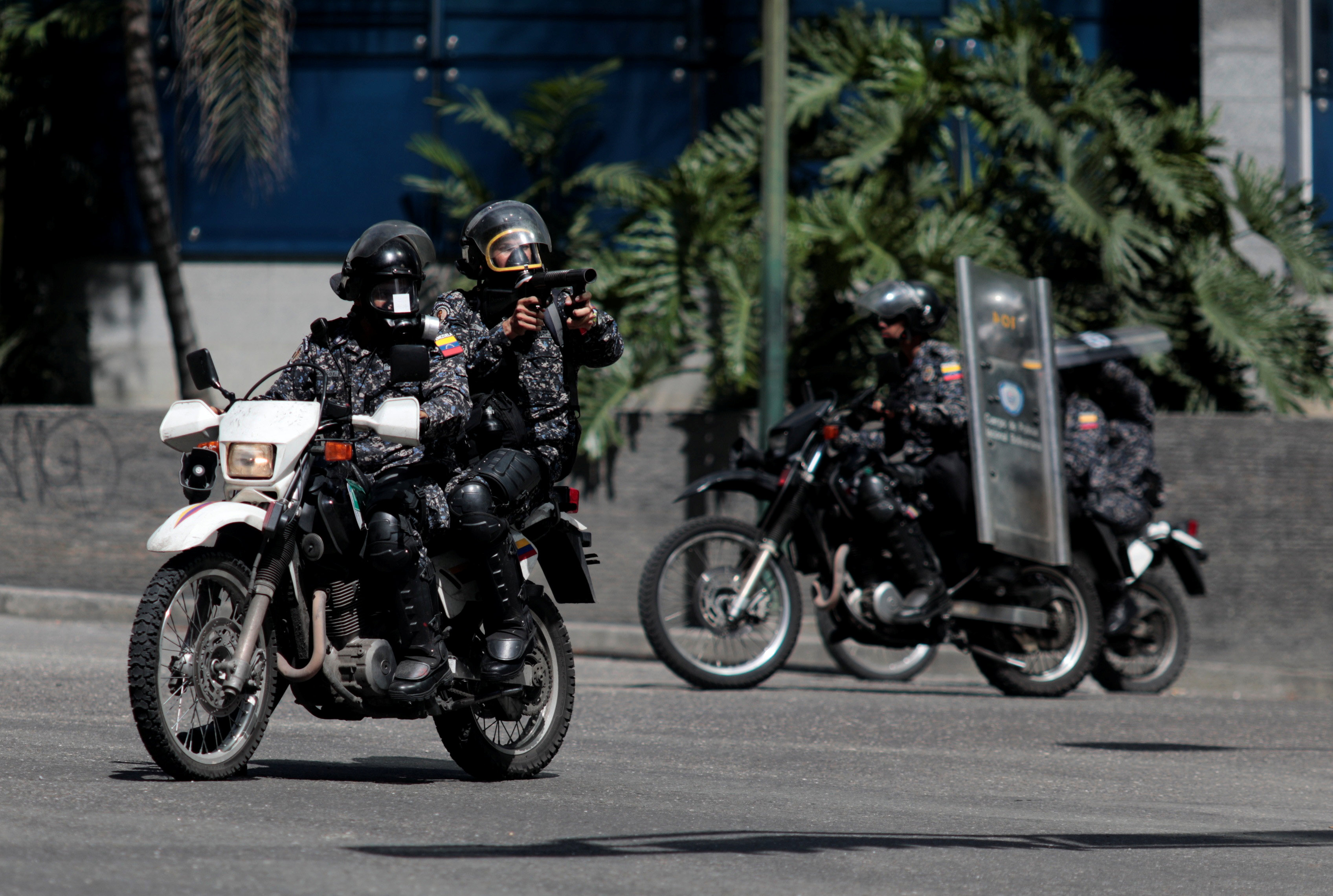 Brutal represión a marcha opositora en Caracas #4Ago