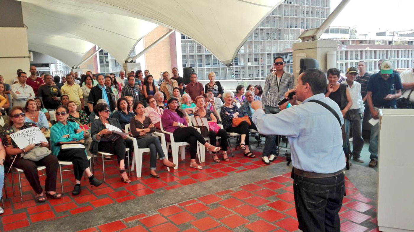 Trabajadores de la Asamblea Nacional exigen se les respete su derecho