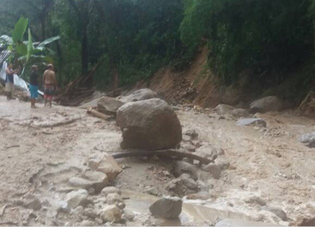 Permanece cerrada carretera hacia Choroní por desbordamiento de río Las Mercedes