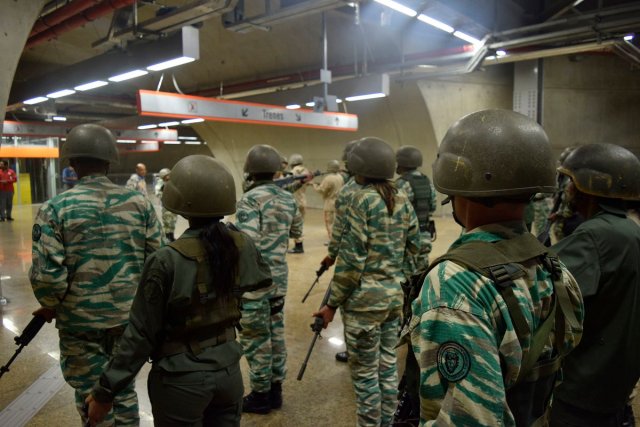 Foto: Ejercicio cívico militar Metro Los Teques  / Metro Los Teques 