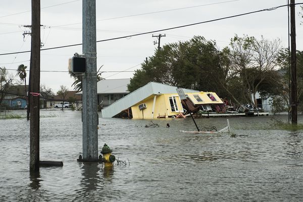 Harvey apunta su furia contra Luisiana mientras Texas cuenta sus muertos