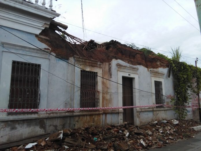 Fuertes precipitaciones provocan el derrumbe de una vivienda en el centro de Valencia