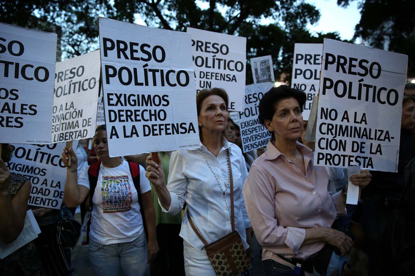 Familiares de presos políticos piden que diálogo arroje libertades