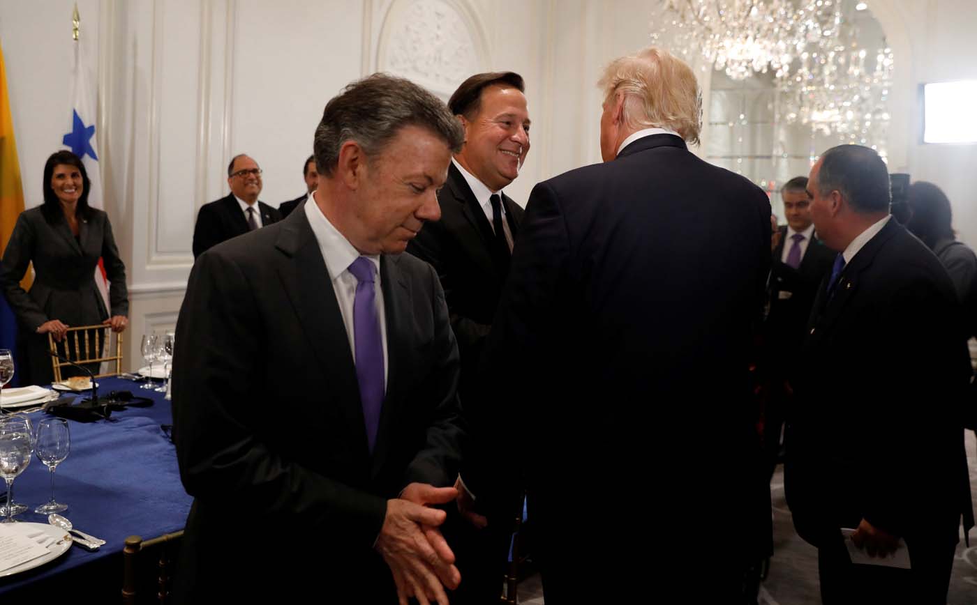 Santos dice a Trump que América Latina no apoyaría intervención militar en Venezuela