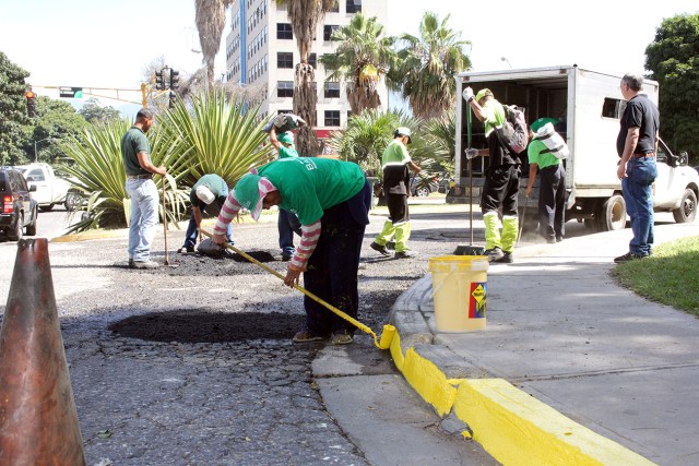 Se realizaron labores de bacheo y mantenimiento de las calles