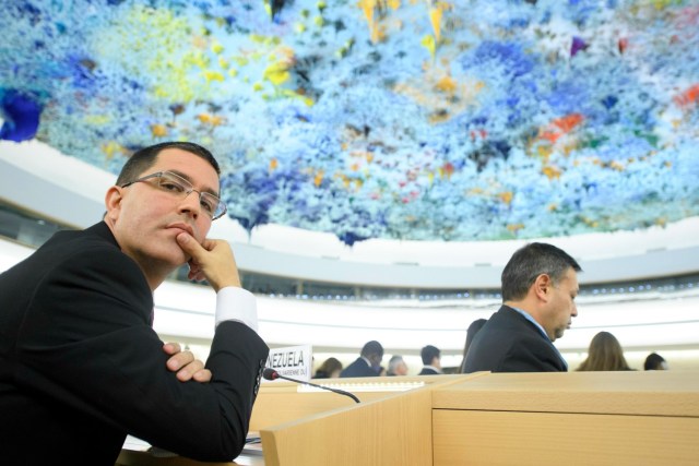 Foto: LG23 GINEBRA (SUIZA) 11/09/2017.- El ministro venezolano de Asuntos Exteriores, Jorge Arreaza Montserrat (i), durante la apertura de la 36 sesión del Consejo de Derechos Humanos de la ONU (CDH), en la sede europea de las Naciones Unidas (ONU) en Ginebra (Suiza) hoy, 11 de septiembre de 2017. EFE/Laurent Gillieron