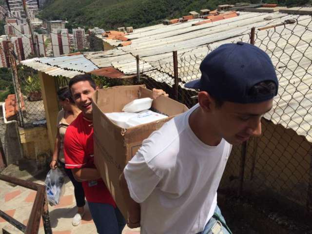 Vente Venezuela llevó alimentos a niños de Macarao (Foto: Prensa Vente Venezuela)