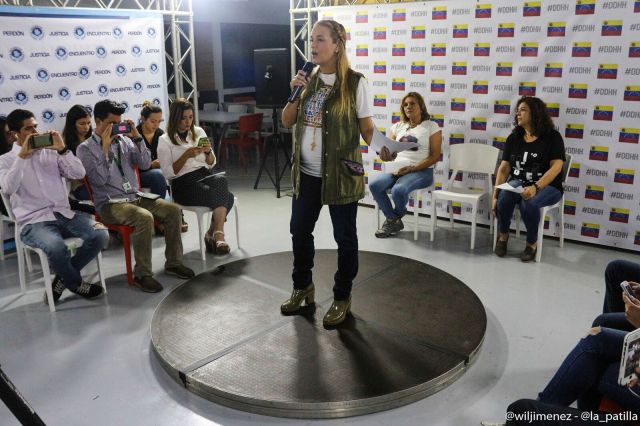 Tintori lanzó iniciativa "Ángeles por la libertad" en apoyo a los presos políticos (Foto: Wil Jiménez / La Patilla)