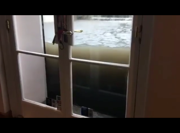 Aumento de nivel del agua por paso de Irma amenaza al Museo de Vizcaya en Florida (Video)