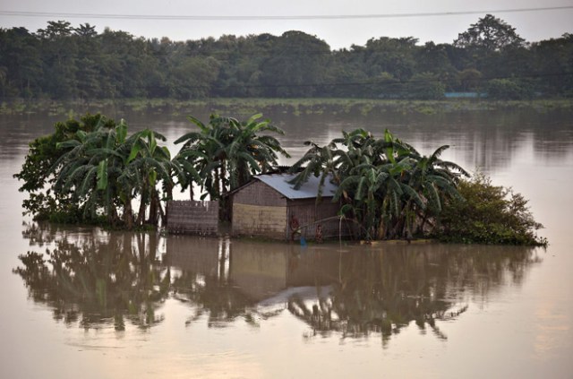 south-asia-flood-nepal-india-pakistan-bangladesh-11-59a90213aee3f__880