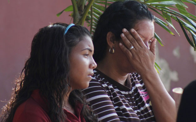 Muere niña de un año tras caer en un tobo de agua