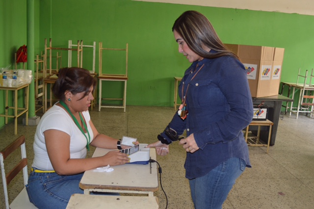 Eveling de Rosales: Mañana Venezuela amanecerá pintada con los colores del tricolor nacional