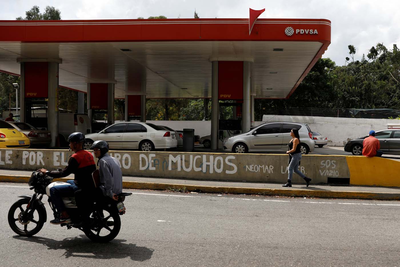 Tenedores de bonos buscan formar alianzas en el limbo de la reestructuración