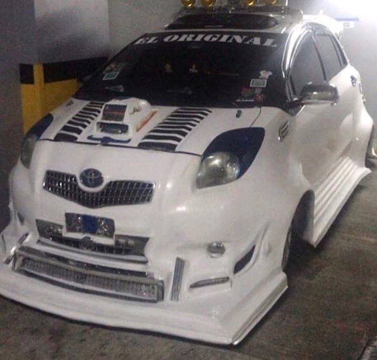 Arturito (R2D2) hizo el amor con una Toyota y tuvieron un Yaris “tuning”