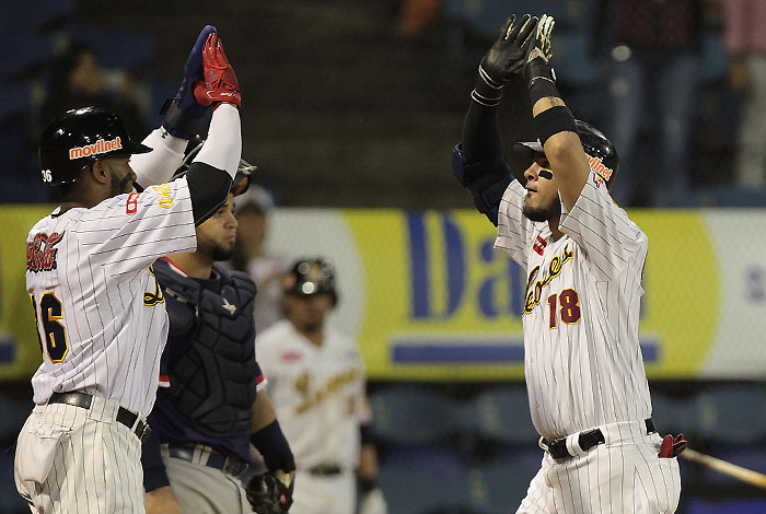 ¡Triunfaron los gloriosos! Leones llegó a 20 victorias y se adueñó del primer lugar