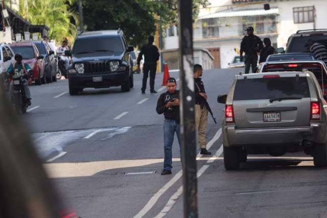 Así se encuentran los alrededores de la residencia de Freddy Guevara este sábado 4 de noviembre. Foto: Will Jimenez / LaPatilla.com 