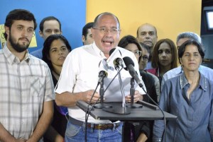 Elias Santana propone una vía nacional luego de dos semanas de campaña