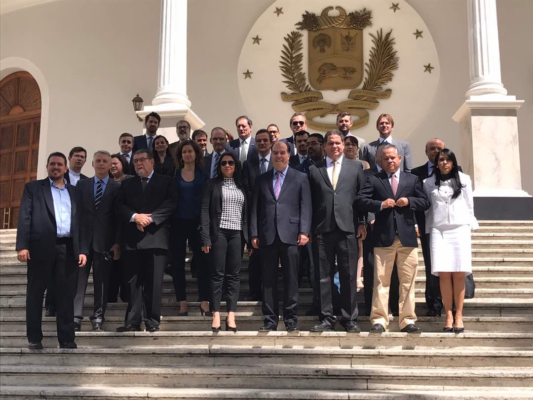 Directiva de la AN recibe a 21 representantes del cuerpo diplomático acreditados en el país