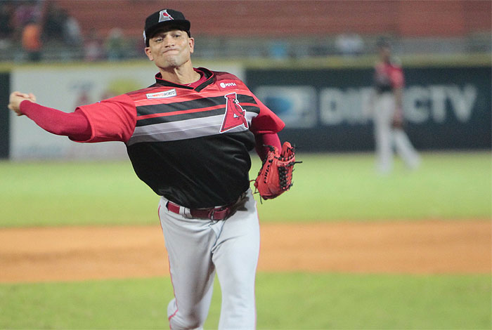 Cardenales de Lara dividió la doble tanda contra Águilas del Zulia