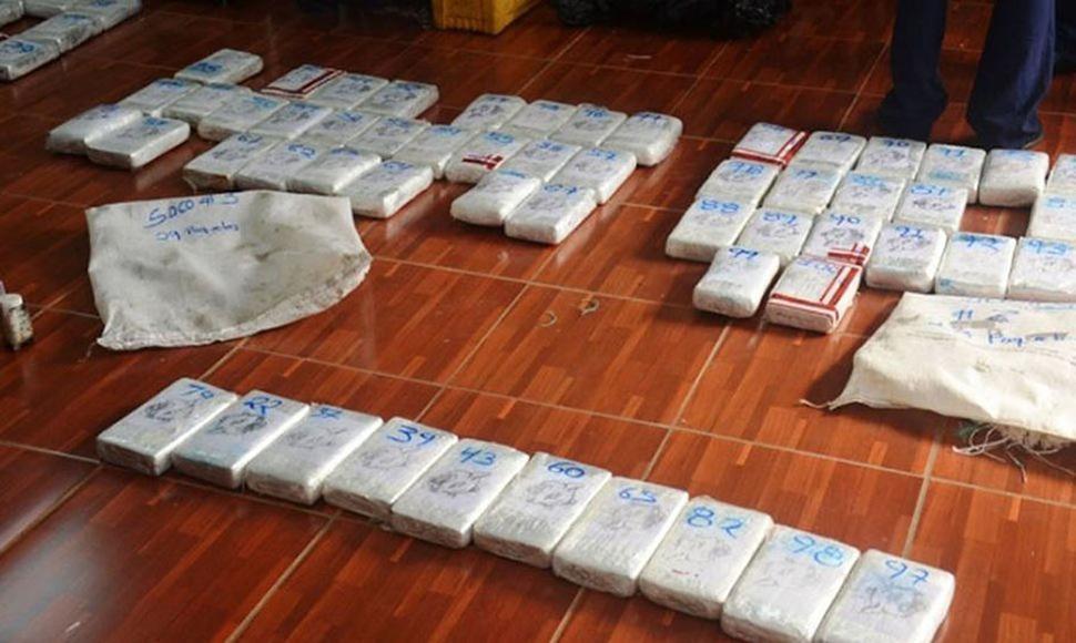 Ocho guatemaltecos detenidos con casi una tonelada de cocaína en El Salvador