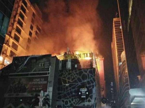 Al menos 14 muertos en incendio de un restaurante en Bombay