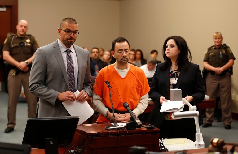 Víctimas dicen que tuvieron pensamientos suicidas por abuso sexual de Nassar