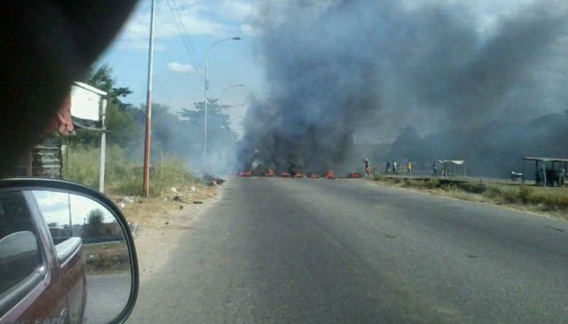 En la parte baja de la ciudad protestaron por falta de gas  (Foto: FFS / El Pitazo)