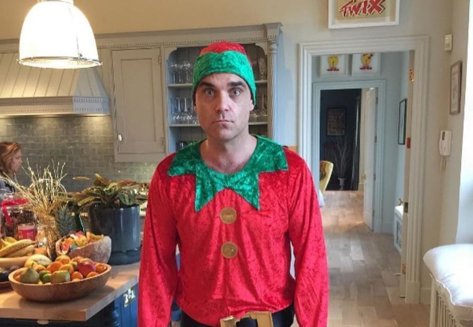 ¡Qué loco! Robbie Williams se volvió a desnudar en Instagram para celebrar la navidad